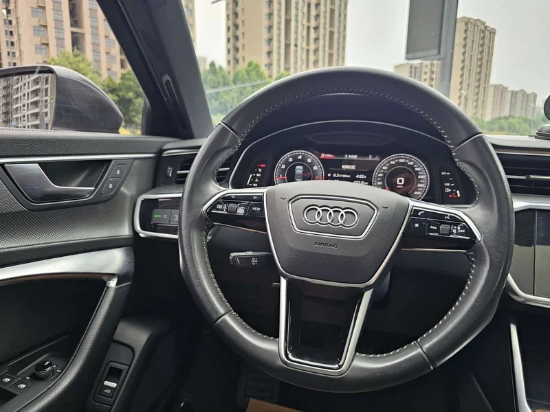 Audi A6L — фото 14