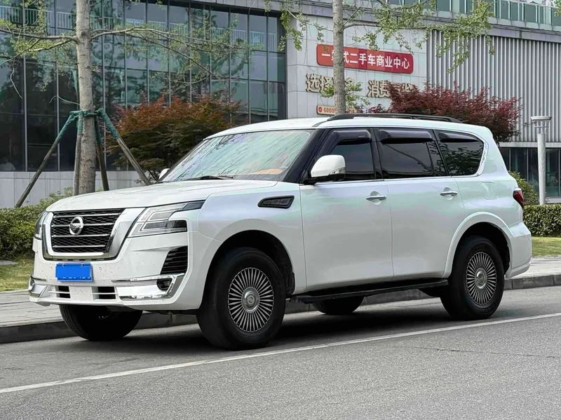 Nissan Patrol — фото 1