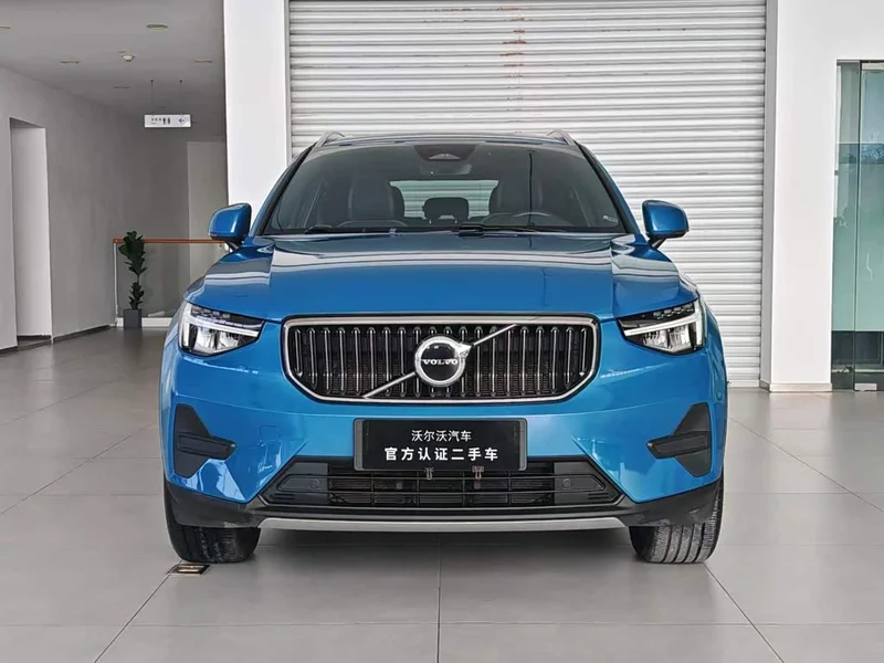 Volvo XC40 — фото 2