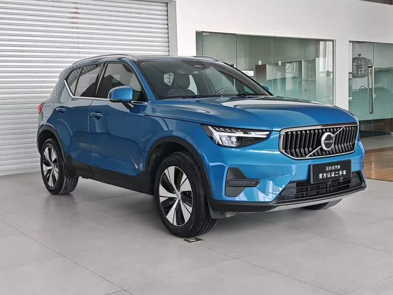 Volvo XC40 — фото 3