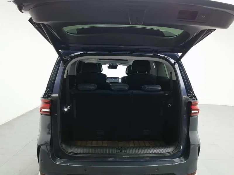 Roewe iMAX8 — фото 16