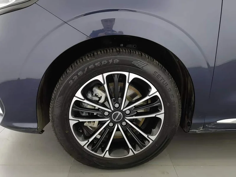 Roewe iMAX8 — фото 17