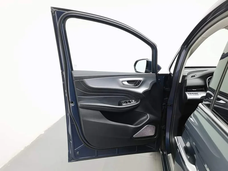 Roewe iMAX8 — фото 8
