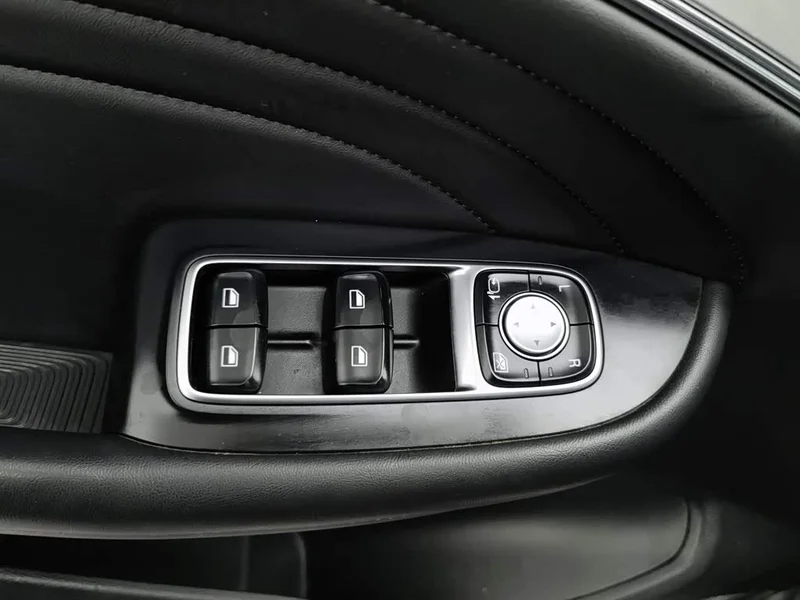 Roewe iMAX8 — фото 9