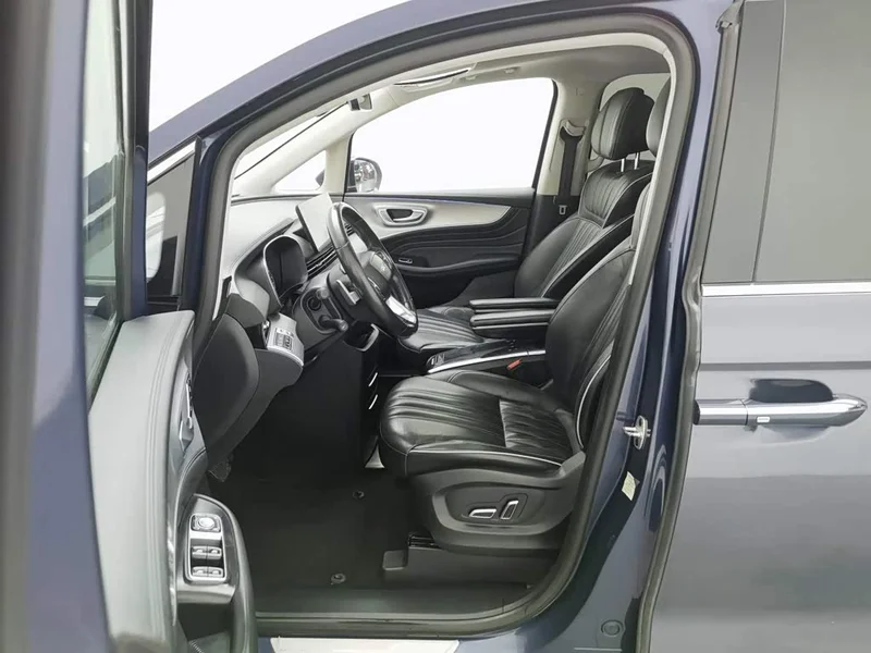 Roewe iMAX8 — фото 10