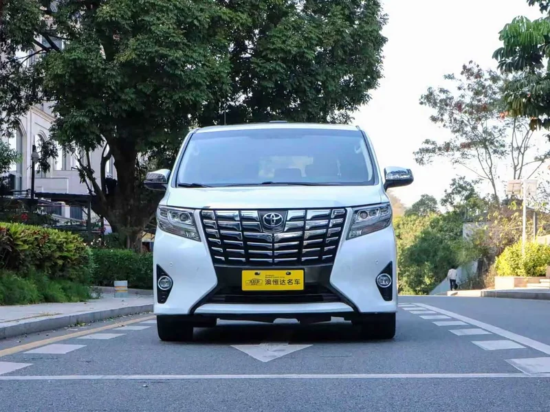 Toyota Alphard — фото 3