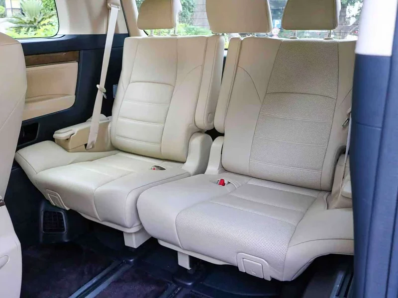 Toyota Alphard — фото 9