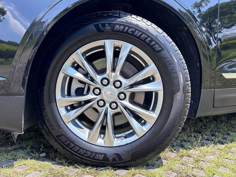 Cadillac XT5 — фото 11