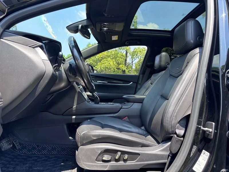 Cadillac XT5 — фото 12