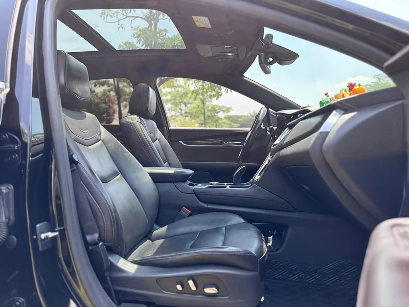 Cadillac XT5 — фото 16