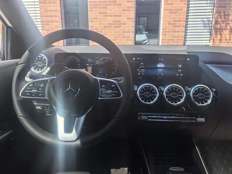 Mercedes-Benz GLA — фото 19