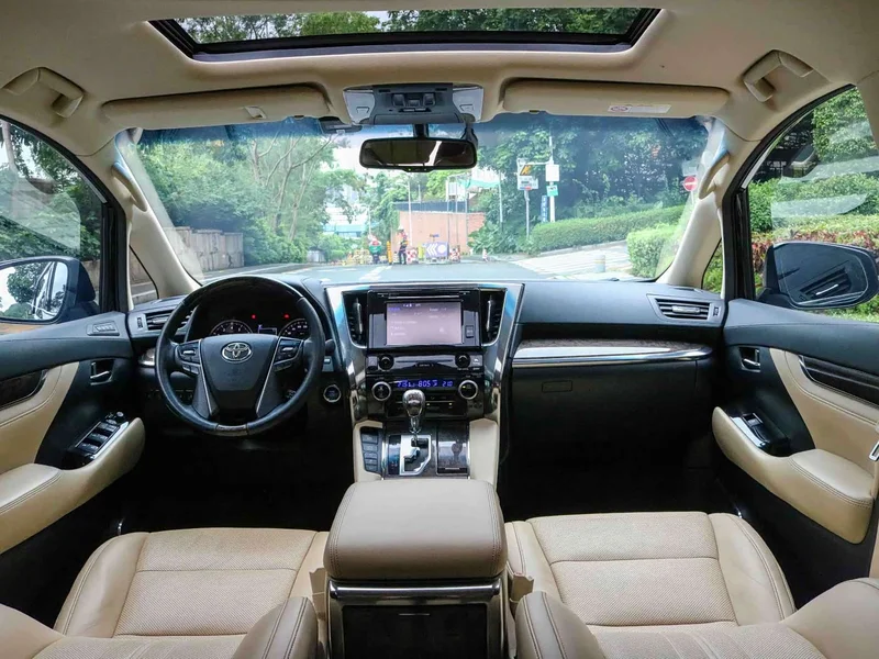 Toyota Alphard — фото 4