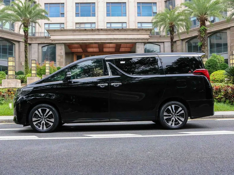 Toyota Alphard — фото 10