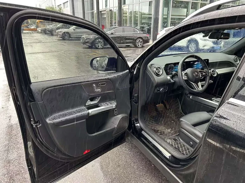 Mercedes-Benz EQB — фото 11