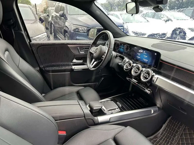 Mercedes-Benz EQB — фото 14