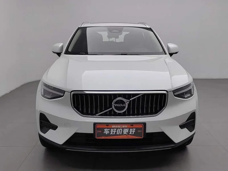 Volvo XC40 — фото 3
