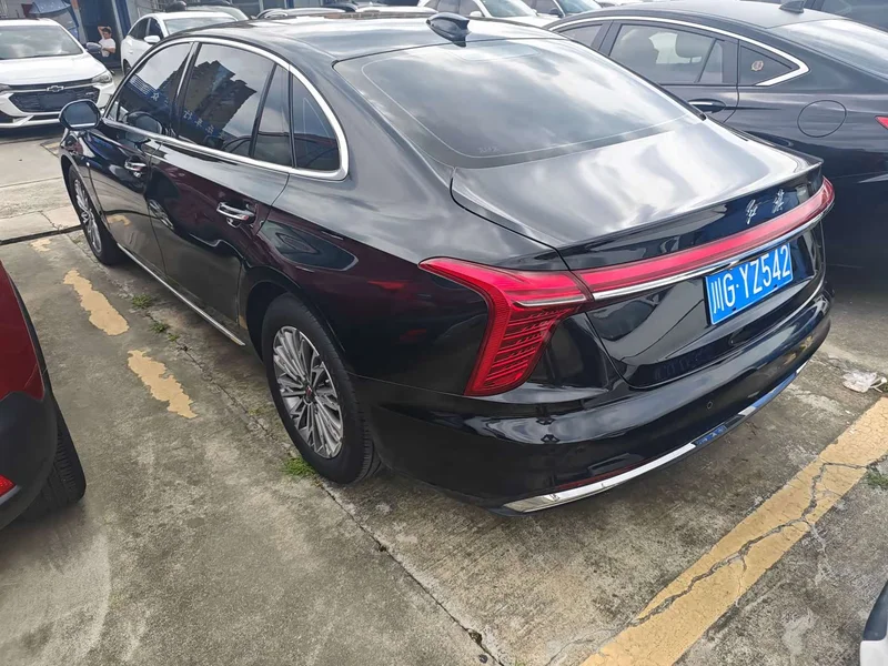 Hongqi H5 — фото 16