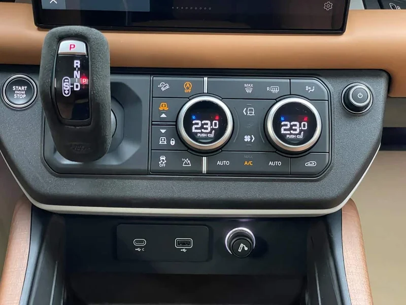 Land Rover Defender — фото 17
