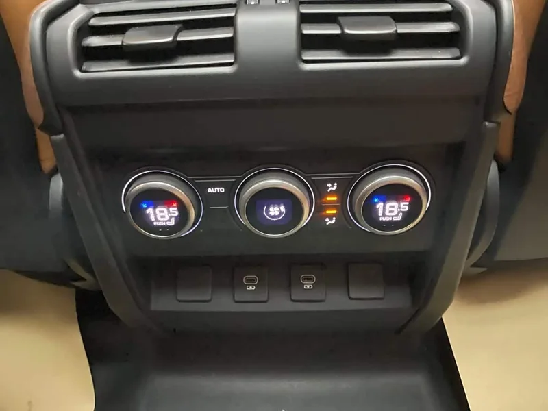 Land Rover Defender — фото 18