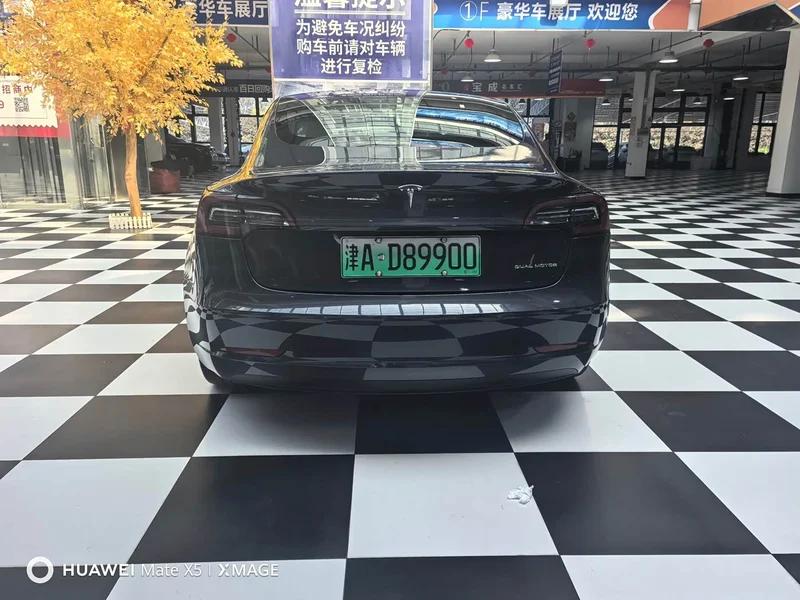 Tesla Model 3 — фото 4