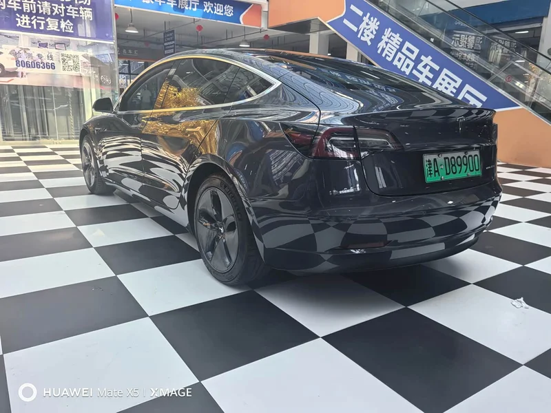 Tesla Model 3 — фото 5