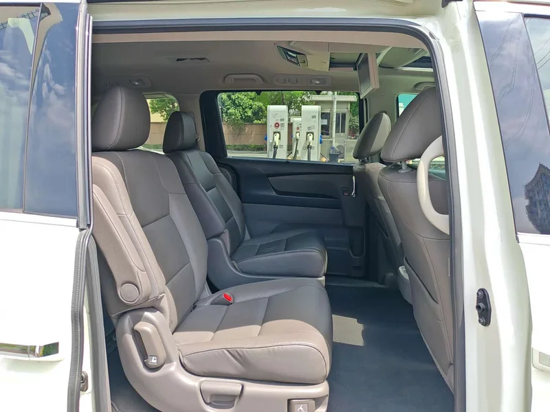 Honda Odyssey — фото 12