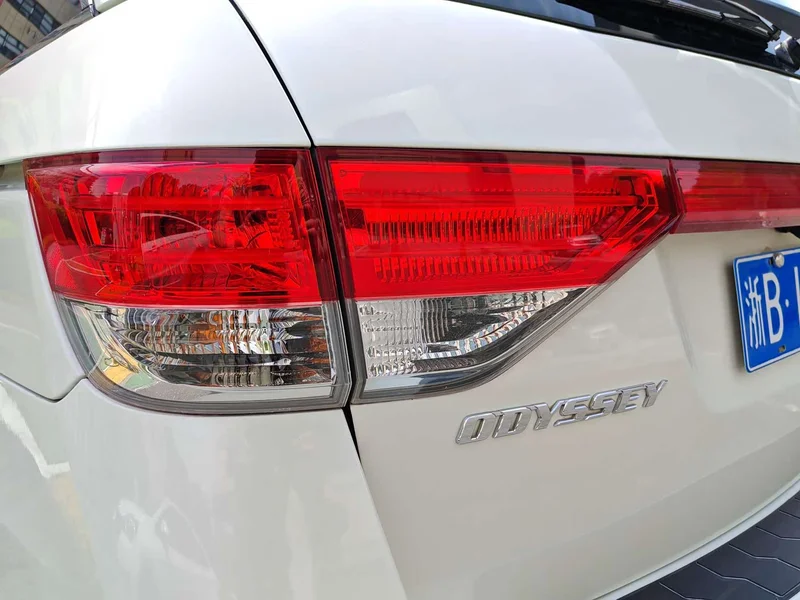 Honda Odyssey — фото 19