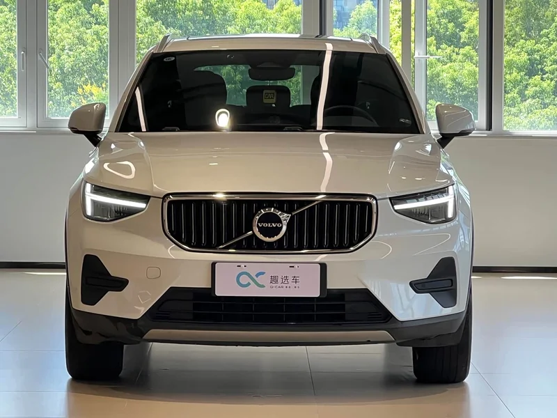 Volvo XC40 — фото 2