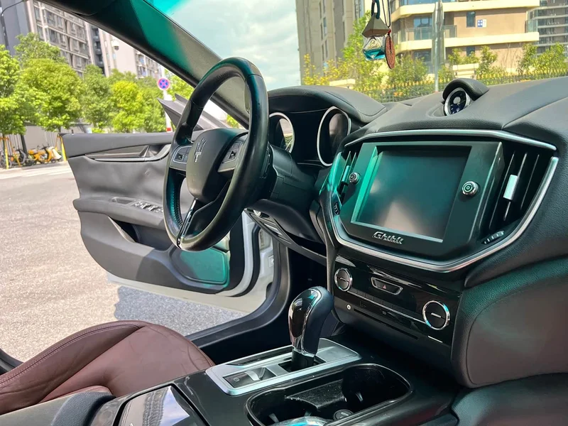 Maserati Ghibli — фото 18