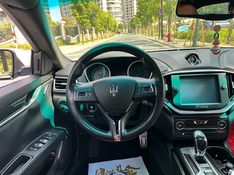 Maserati Ghibli — фото 9