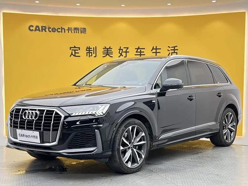 Audi Q7 — фото 1