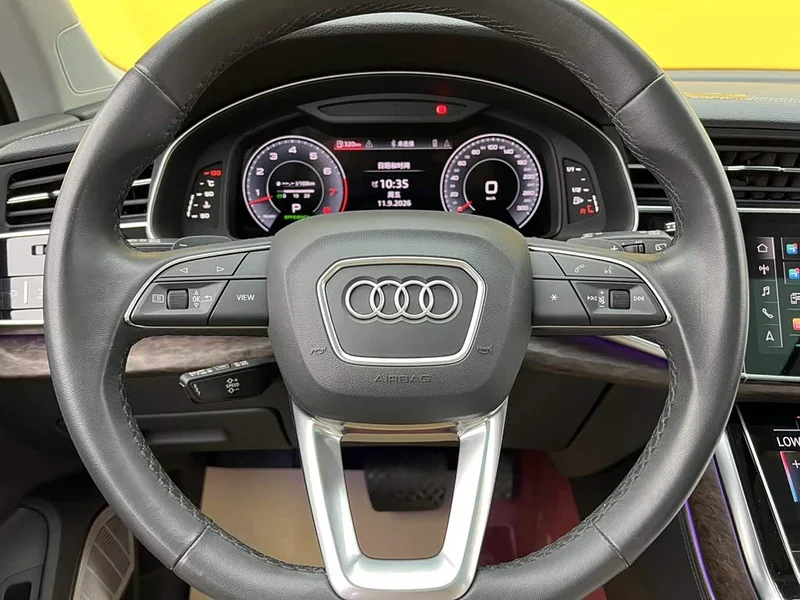 Audi Q7 — фото 18