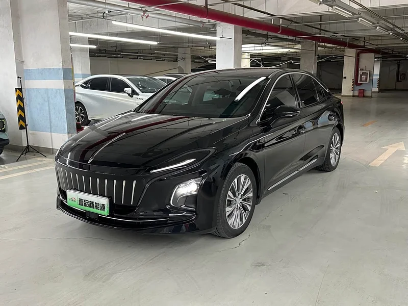 Hongqi E-QM5
