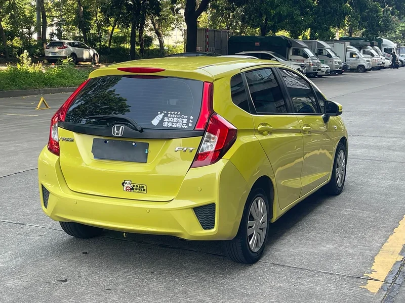 Honda Fit — фото 12