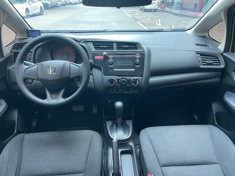 Honda Fit — фото 4