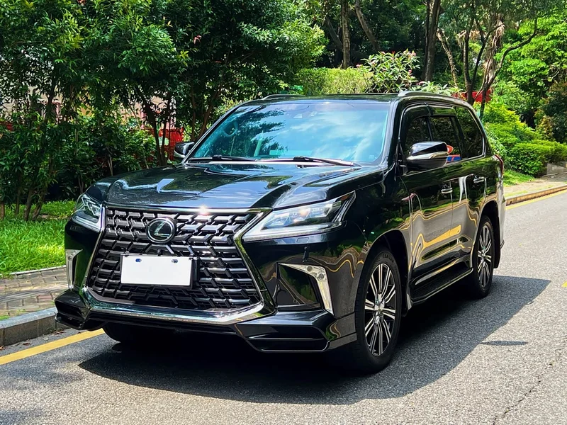 Lexus LX — фото 1