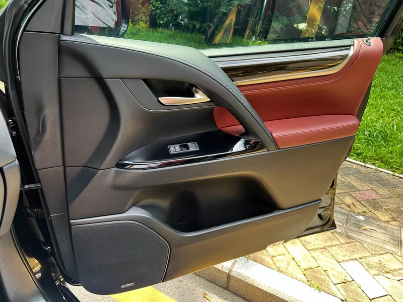 Lexus LX — фото 13