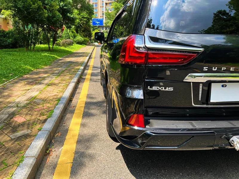 Lexus LX — фото 15