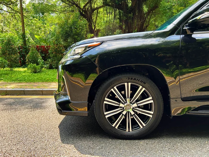 Lexus LX — фото 16