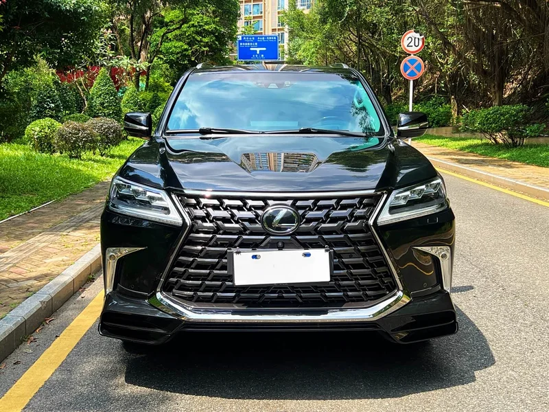 Lexus LX — фото 2