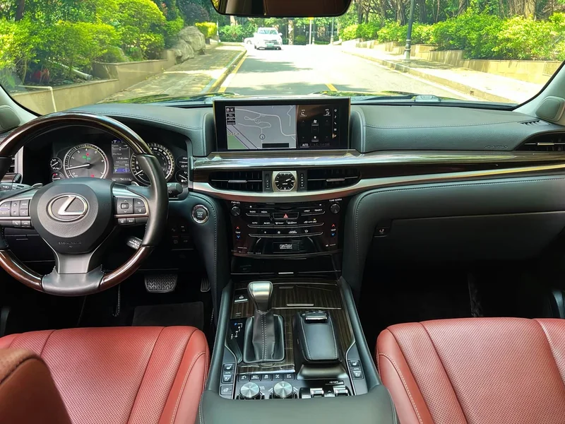 Lexus LX — фото 4