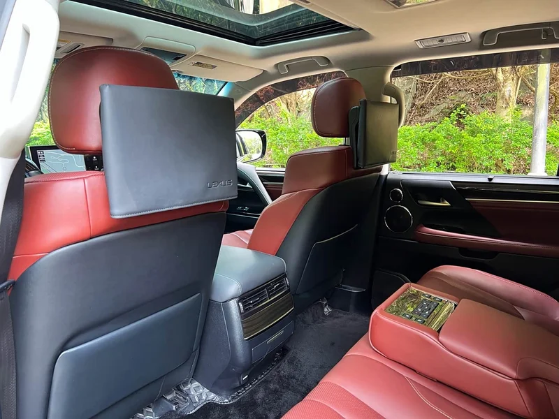 Lexus LX — фото 9