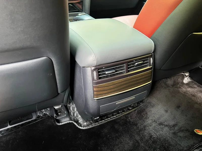 Lexus LX — фото 10