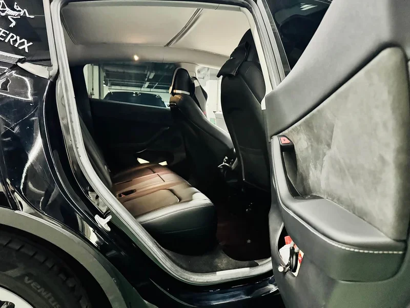 Tesla Model Y — фото 11