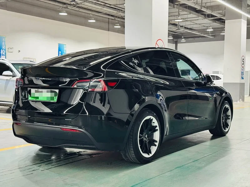 Tesla Model Y — фото 6