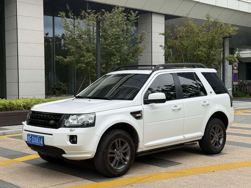 Land Rover Freelander 2 — фото 1