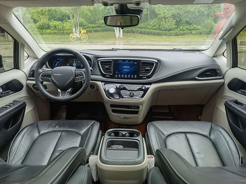 Jeep Grand Voyager — фото 11