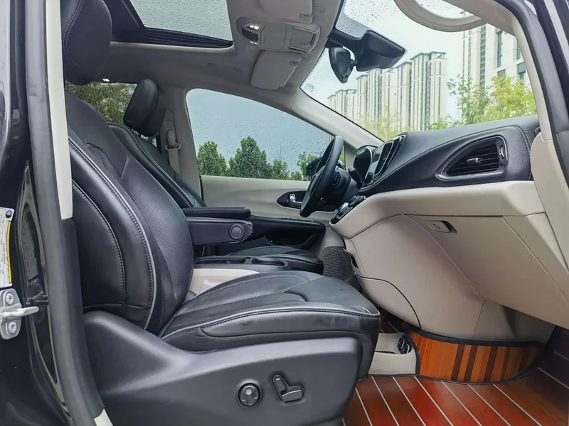 Jeep Grand Voyager — фото 14