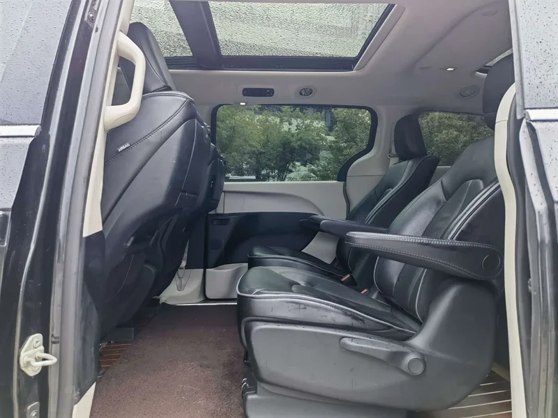 Jeep Grand Voyager — фото 15