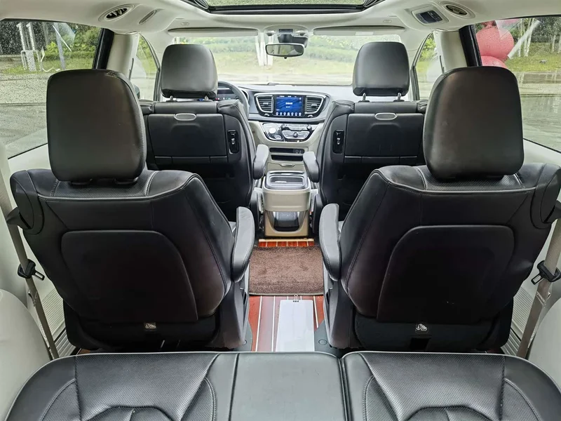 Jeep Grand Voyager — фото 18